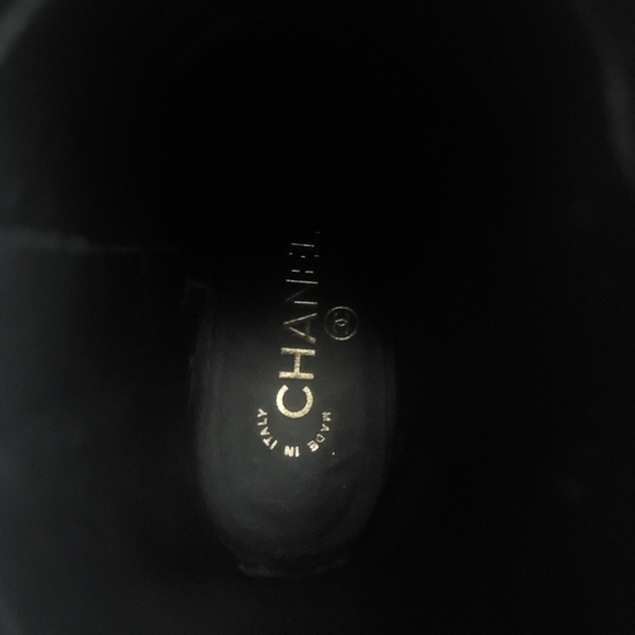 Chanel 2022 Interlocking CC Logo Boots 35 - Picture 9 of 16